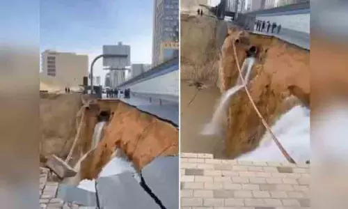 റിയാദിൽ പ്രധാന ജലപൈപ്പ് പൊട്ടി റോഡ് തകർന്നു; സേവനങ്ങൾ തടസ്സപ്പെട്ടില്ലെന്ന് അധികൃതർ