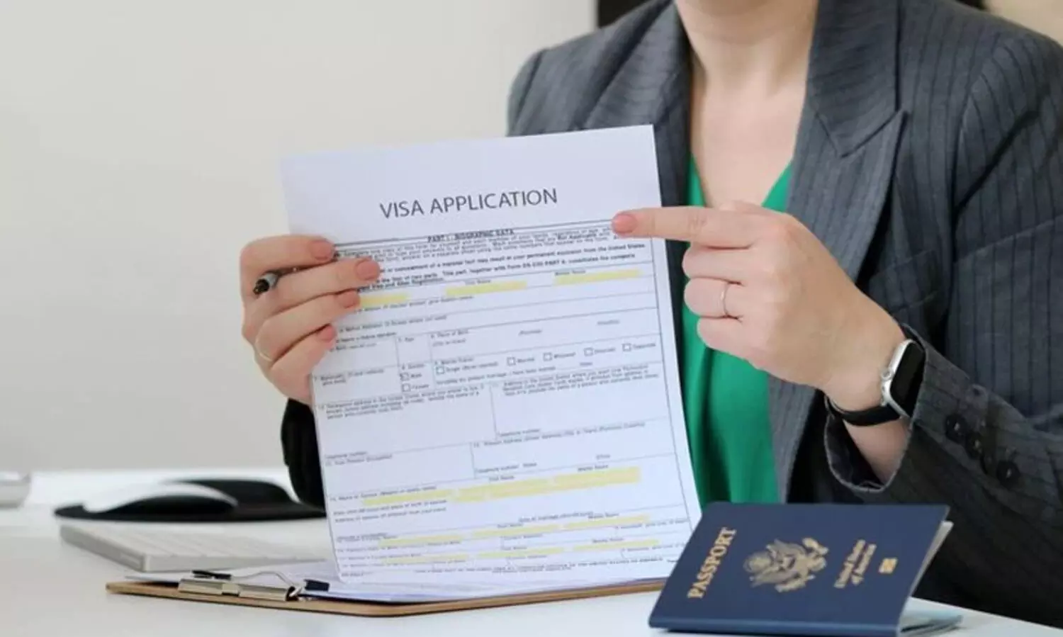 എച്ച്‍-1ബി വിസ പുതുക്കാൻ ഇനി അവസരമില്ല; ഇന്ത്യയിലേക്ക് തിരിച്ചുവന്നവർ കുടുങ്ങി