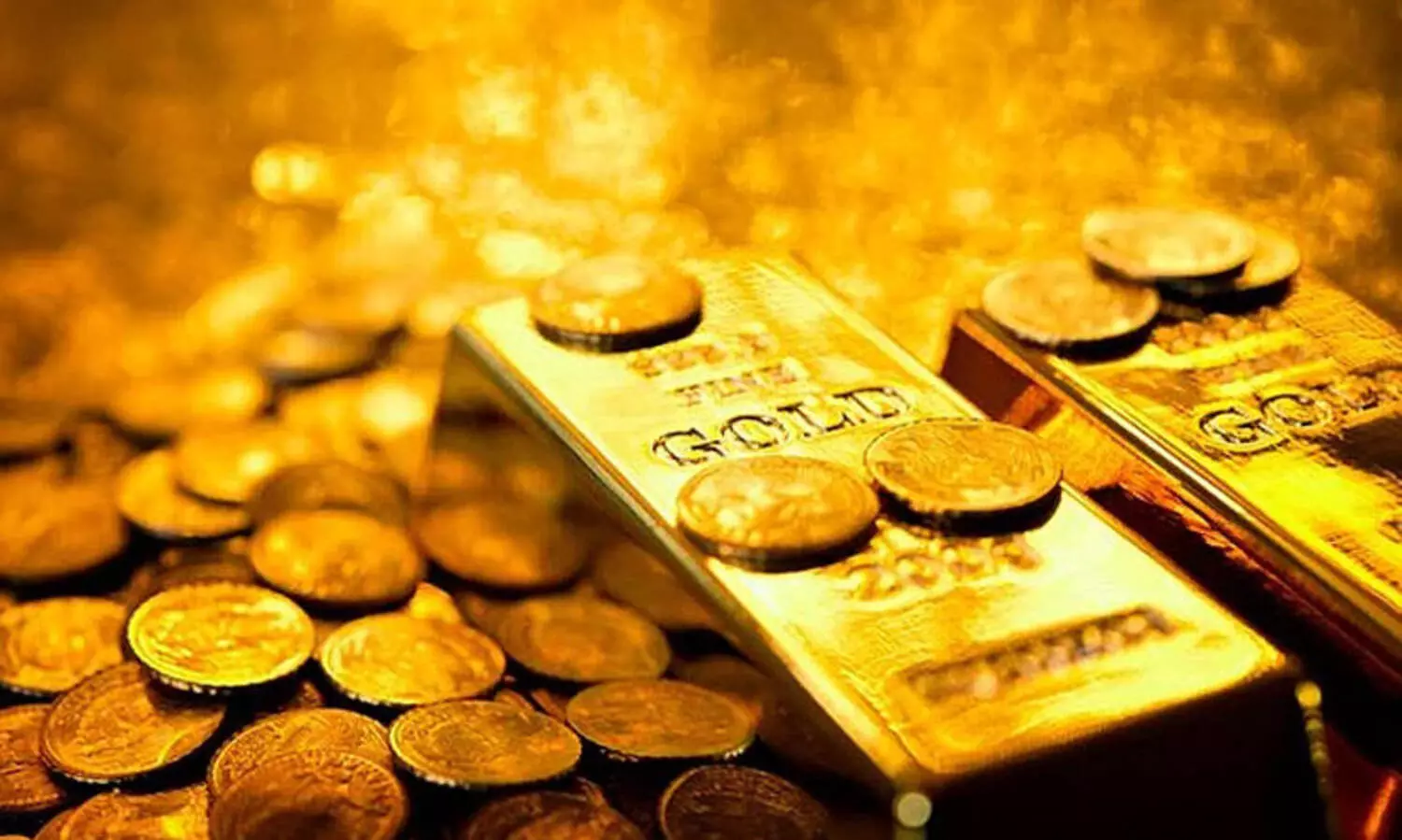 ആറ് മാസം കാത്തിരിക്കൂ, സ്വർണ വില 1.80 ലക്ഷത്തിലെത്തുമെന്ന് വിദഗ്ധർ