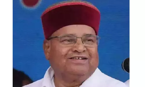 നി​യ​മ​സ​ഭ സം​ഭ​വ​ങ്ങ​ൾ; ഗ​വ​ർ​ണ​ർ രാ​ഷ്ട്ര​പ​തി​ക്ക്   റി​പ്പോ​ർ​ട്ട് ന​ൽ​കി