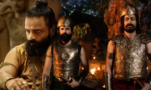 അറക്കൽ അബുവും ഡൂഡും ഇനി ചരിത്ര പുരുഷന്മാർ, പുതിയ രൂപത്തിലും വേഷത്തിലും ഷാജി പാപ്പനും ടീമും; വൈറലായി ആട് 3 യുടെ കാരക്ടർ പോസ്റ്ററുകൾ