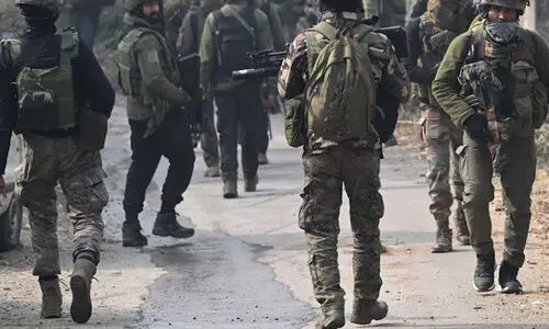 ജമ്മുകശ്മീരിൽ സൈന്യവും ഭീകരരും തമ്മിൽ ഏറ്റുമുട്ടൽ