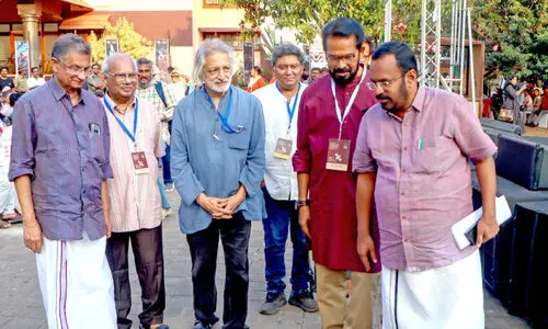 സാംസ്കാരിക പ്രതിരോധം അനിവാര്യം -ആനന്ദ് പട്വർധൻ സാംസ്കാരിക പ്രതിരോധം അനിവാര്യം -ആനന്ദ് പട്വർധൻ