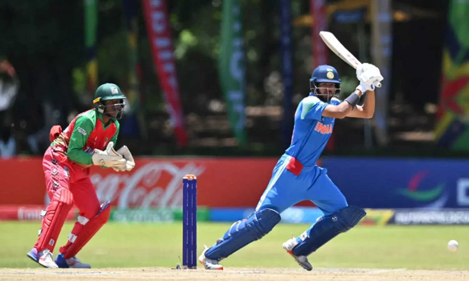 വൈഭവിന് 24 പന്തിൽ 50, മൽഹോത്രക്ക് സെഞ്ച്വറി (107 പന്തിൽ 109*); അണ്ടർ 19 ലോകകപ്പിൽ സിംബാബ്‌വെക്കെതിരെ ഇന്ത്യക്ക് കൂറ്റൻ സ്കോർ