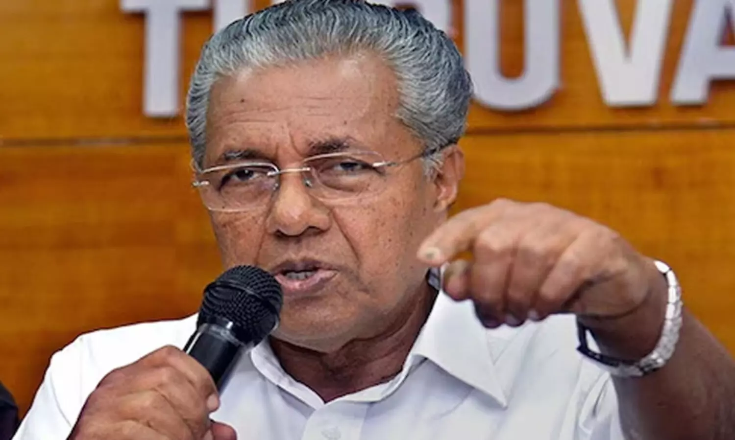 യു.ഡി.എഫ് സർക്കാറിന്റെ കാലത്ത് 809 കോടി, എൽ.ഡി.എഫിന്റെ കാലത്ത് 8285 കോടി; സി.എം.ഡി.ആർ.എഫ് കണക്കുകൾ പങ്കുവെച്ച് മുഖ്യമന്ത്രി