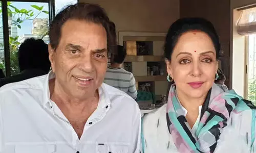 ‘പത്മവിഭൂഷൺ ബഹുമതിയിൽ അഭിമാനം, അദ്ദേഹം ഇത് നേരത്തെ അർഹിച്ചിരുന്നു’; ധർമേന്ദ്രക്ക് പുരസ്കാരം ലഭിച്ചതിൽ നന്ദി അറിയിച്ച് ഹേമമാലിനി ‘പത്മവിഭൂഷൺ ബഹുമതിയിൽ അഭിമാനം, അദ്ദേഹം ഇത് നേരത്തെ അർഹിച്ചിരുന്നു’; ധർമേന്ദ്രക്ക് പുരസ്കാരം ലഭിച്ചതിൽ നന്ദി അറിയിച്ച് ഹേമമാലിനി