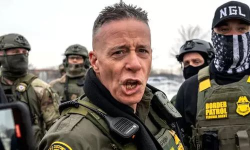 ട്രംപ് സ്വരം മയ​പ്പെടുത്തുന്നു; കുടിയേറ്റ വിരുദ്ധ നടപടികളുടെ കേന്ദ്രബിന്ദുവായ ഇമിഗ്രേഷൻ മേധാവി മിനിയാപൊലിസ് വിടുന്നു