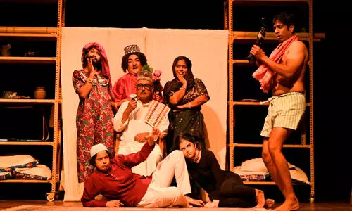 വൈക്കം മുഹമ്മദ് ബഷീർ ഒരു നാടകമാകുന്നു! ബഷീർ കഥാപാത്രങ്ങളെ മുഴുവൻ കൺമുന്നിലെത്തിച്ച് ‘അണ്ടര് ദി മാങ്കോസ്റ്റീന് ട്രീ’ വൈക്കം മുഹമ്മദ് ബഷീർ ഒരു നാടകമാകുന്നു! ബഷീർ കഥാപാത്രങ്ങളെ മുഴുവൻ കൺമുന്നിലെത്തിച്ച് ‘അണ്ടര് ദി മാങ്കോസ്റ്റീന് ട്രീ’