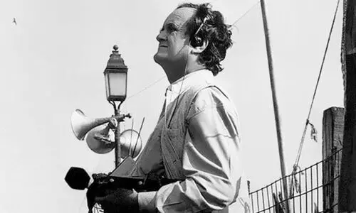 മറക്കില്ല, മാർക്ക് ടള്ളി