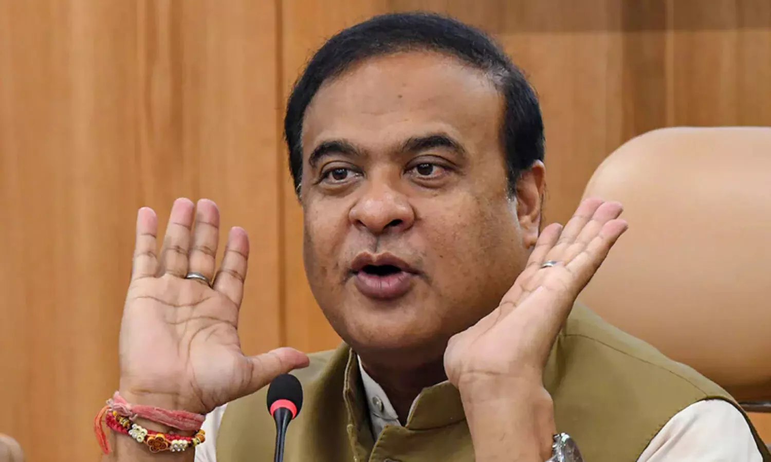 അഞ്ചു ലക്ഷം മുസ്‍ലിം വോട്ടുകൾ വെട്ടിമാറ്റുമെന്ന് അസം മുഖ്യമന്ത്രി, അസം വിട്ടുപോകാൻവേണ്ടി അവരെ ബുദ്ധിമുട്ടിക്കണം