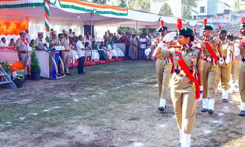 റി​പ്പ​ബ്ലി​ക് ദി​നാ​ഘോ​ഷം വ​നി​ത പൊ​ലീ​സും ഫോ​റ​സ്റ്റും മി​ക​ച്ച പ്ലാ​റ്റൂ​ണു​ക​ൾ