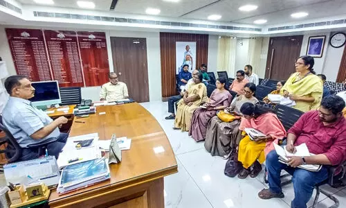 ദേശീയപാത നിർമാണത്തിനിടെ കുടിവെള്ള പൈപ്പ് പൊട്ടൽ; കരാർ കമ്പനികൾക്കെതിരെ നടപടിയെടുക്കും ദേശീയപാത നിർമാണത്തിനിടെ കുടിവെള്ള പൈപ്പ് പൊട്ടൽ; കരാർ കമ്പനികൾക്കെതിരെ നടപടിയെടുക്കും