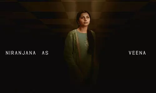 വലതുവശത്തെ കള്ളനിൽ വീണയായി നിരഞ്ജന, കാരക്ടർ പോസ്റ്റർ പുറത്ത്