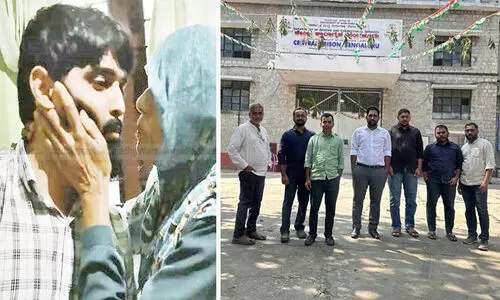 ഇനിയൊരിക്കൽ ജയിൽ കവാടങ്ങൾ തുറക്കപ്പെടുമ്പോൾ എന്റെ ഉമ്മയുടെ അടുത്തേക്ക് ഓടണം, ഉമ്മക്ക് ഇപ്പോൾ നല്ല ക്ഷീണമുണ്ട്, ഒരുപാട് തളർന്നിട്ടുണ്ട്, എനിക്കിനി ആ കാൽക്കൽ ഇരുന്ന് ഉമ്മയെ പരിചരിക്കണം