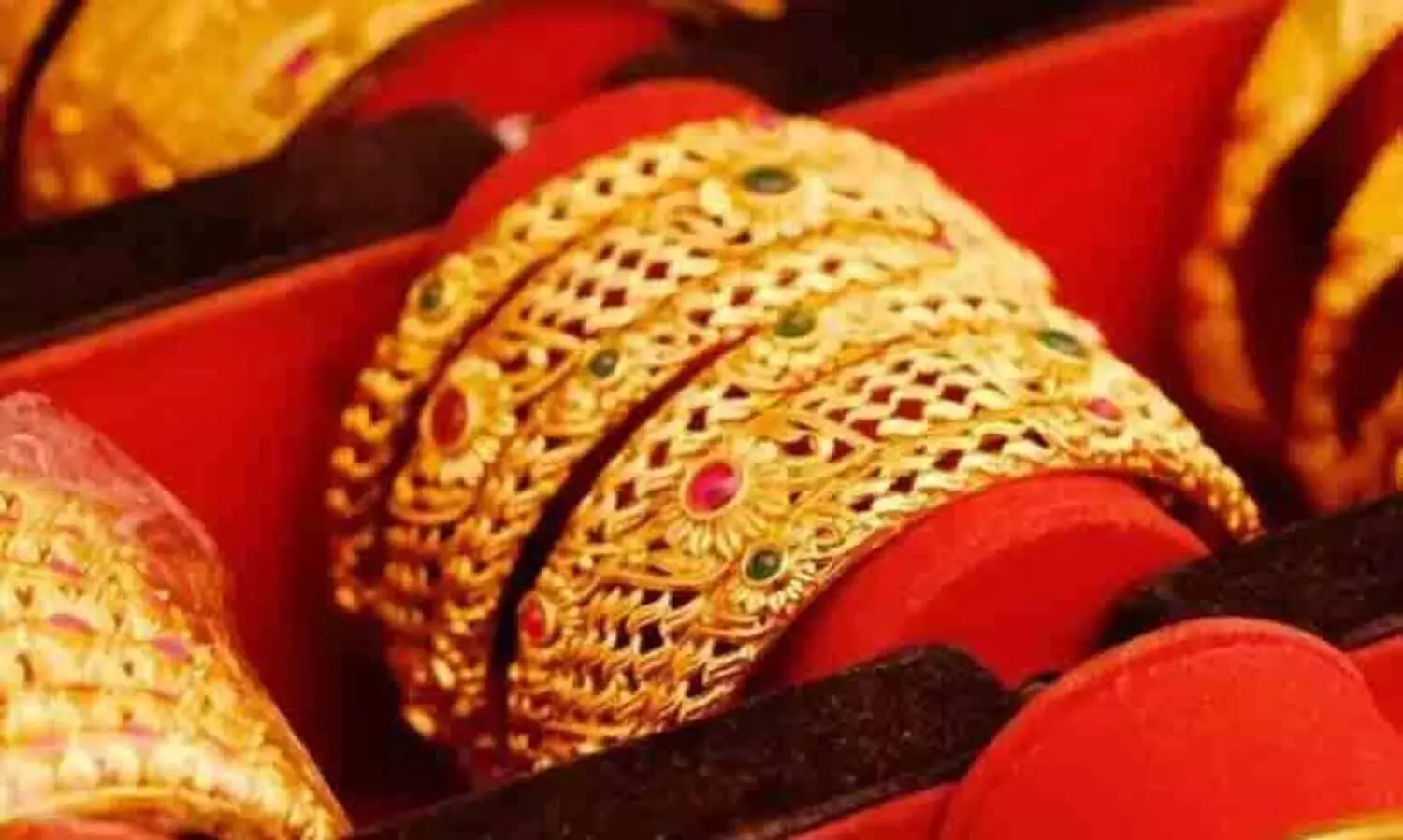 കുതിപ്പിന് ചെറിയ ബ്രേക്ക്; സ്വർണ വിലയിൽ ഇടിവ്