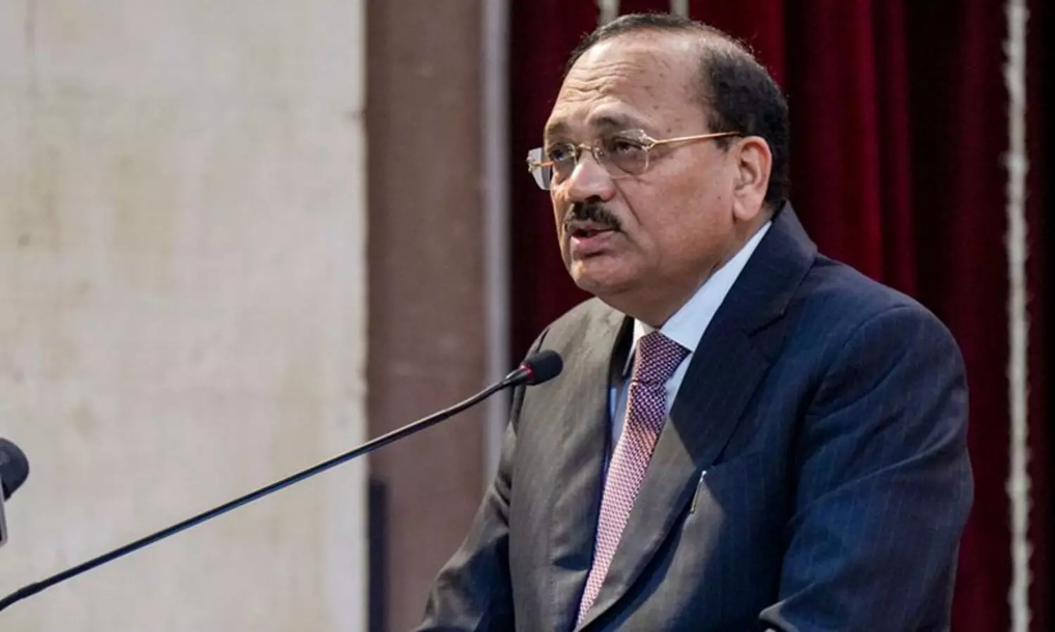 വ്യാവസായിക വളർച്ച തടഞ്ഞത് ട്രേഡ് യൂനിയനുകൾ; ജോലി ചെയ്യാൻ താൽപര്യമില്ലെന്നും ചീഫ് ജസ്റ്റിസ്