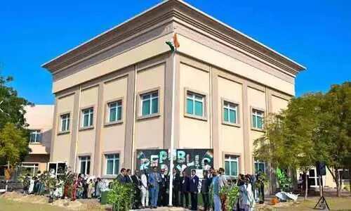 ശാ​​ന്തി​​നി​​കേ​​ത​​ൻ ഇ​​ന്ത്യ​​ൻ സ്കൂ​​ളി​​ൽ റി​​പ്പ​​ബ്ലി​​ക് ദി​​നാ​​ഘോ​​ഷം