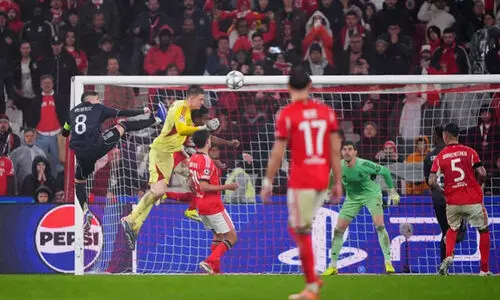 ചാമ്പ്യൻലീഗ്; പ്ലേ ഓഫിലേക്ക് വീണ് റയൽ മഡ്രിഡും പി.എസ്.ജിയും