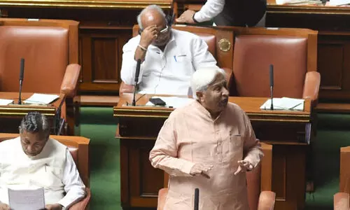 ഗവർണറുടെ ഫോൺ ചോർത്തിയതായി ബി.ജെ.പി; നിയമസഭയിൽ ഭരണ-പ്രതിപക്ഷ വാഗ്വാദം ഗവർണറുടെ ഫോൺ ചോർത്തിയതായി ബി.ജെ.പി; നിയമസഭയിൽ ഭരണ-പ്രതിപക്ഷ വാഗ്വാദം