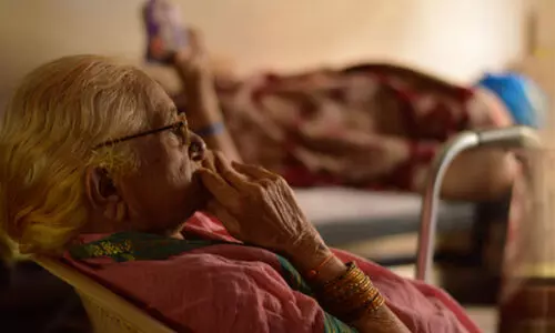 നാടിന് നര വീഴുന്നു: ആശങ്കയായി ‘ആശ്രിത’രുടെ വർധന നാടിന് നര വീഴുന്നു: ആശങ്കയായി ‘ആശ്രിത’രുടെ വർധന