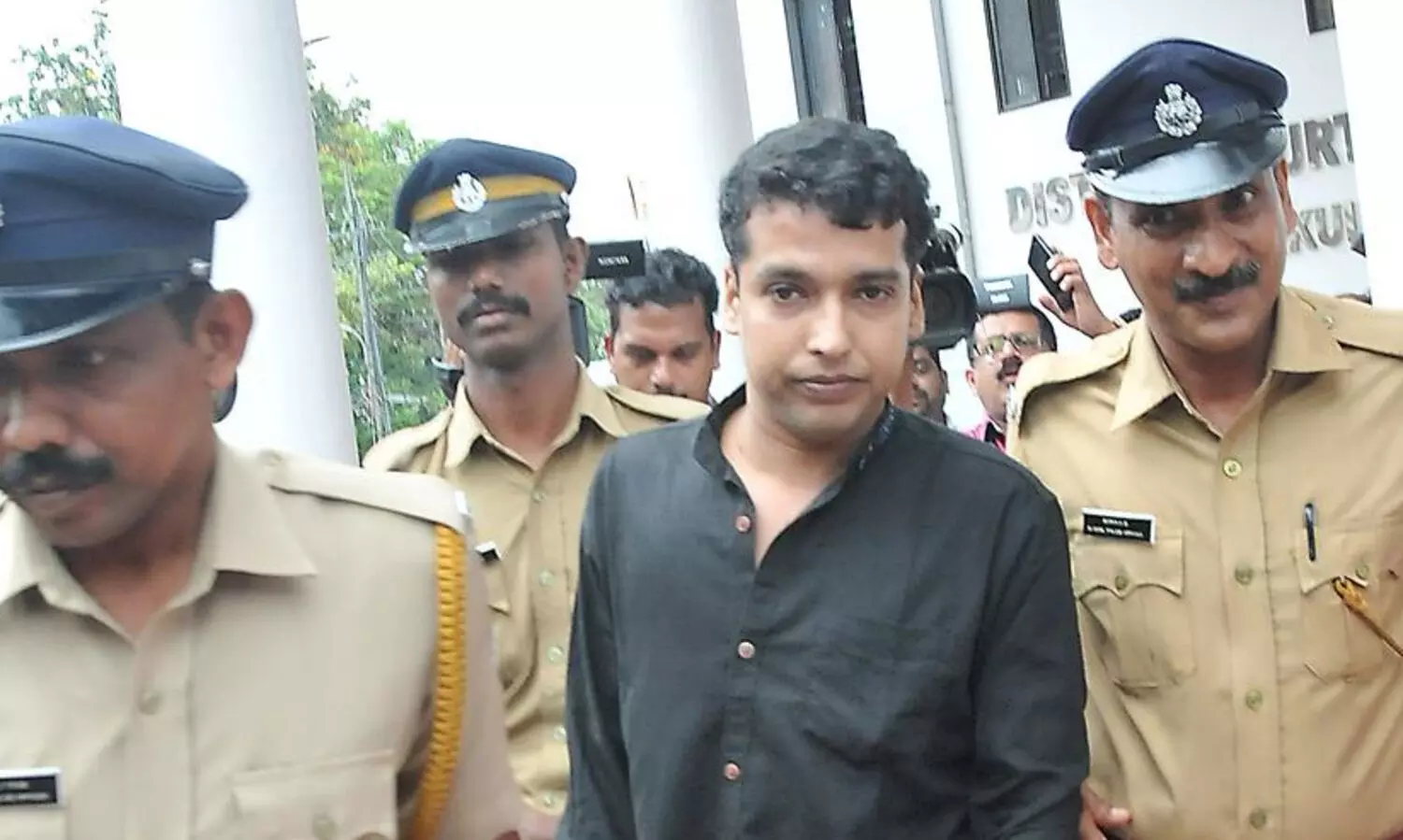 നടിയെ ആക്രമിച്ച കേസ്: ശിക്ഷ റദ്ദാക്കാൻ പൾസർ സുനി ഹൈകോടതിയിൽ