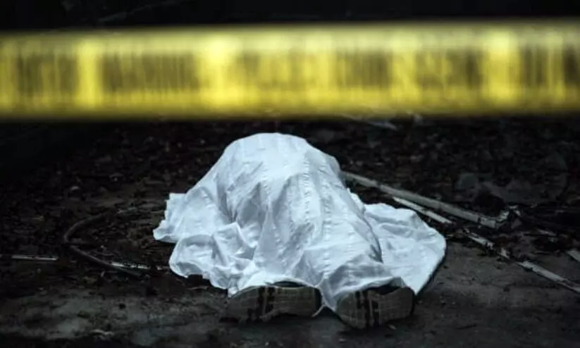 വിരലുകളും മൂക്കും അറുത്തുമാറ്റി, തല തകർത്തു; 12-ാം ക്ലാസുകാരിയെ അതിക്രൂരമായി കൊലപ്പെടുത്തി ബന്ധു വിരലുകളും മൂക്കും അറുത്തുമാറ്റി, തല തകർത്തു; 12-ാം ക്ലാസുകാരിയെ അതിക്രൂരമായി കൊലപ്പെടുത്തി ബന്ധു