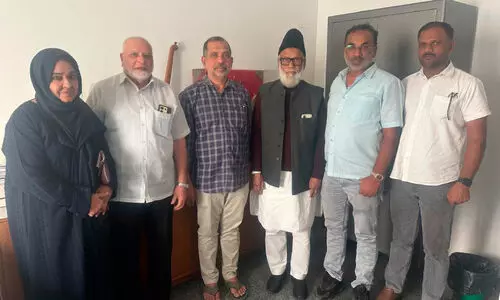 ഐ.എൻ.എൽ നേതാക്കൾ സി.പി.എം ജനറൽ സെക്രട്ടറിയുമായി കൂടിക്കാഴ്ച നടത്തി ഐ.എൻ.എൽ നേതാക്കൾ സി.പി.എം ജനറൽ സെക്രട്ടറിയുമായി കൂടിക്കാഴ്ച നടത്തി