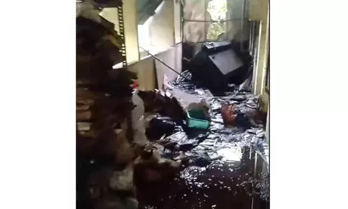 ഇ-സേവന കേന്ദ്രത്തില് തീപിടിത്തം ഇ-സേവന കേന്ദ്രത്തില് തീപിടിത്തം