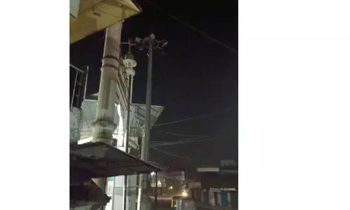 മിനി മാസ്റ്റ് ലൈറ്റ് മിഴിപൂട്ടിയിട്ട് ആറു മാസം