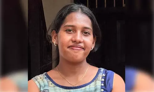 നഴ്സിങ് വിദ്യാർഥിനിയുടെ മരണം: അന്വേഷണം ആവശ്യപ്പെട്ട് ബന്ധുക്കൾ നഴ്സിങ് വിദ്യാർഥിനിയുടെ മരണം: അന്വേഷണം ആവശ്യപ്പെട്ട് ബന്ധുക്കൾ