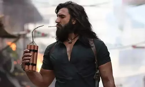 ഒ.ടി.ടിയിൽ ധുരന്ധറിന് വിമർശനം; 10 മിനുറ്റോളം വെട്ടിമാറ്റിയും ചില ഭാഗങ്ങൾ മ്യൂട്ട് ചെയ്തും ചിത്രം നെറ്റ്ഫ്ലിക്സിൽ