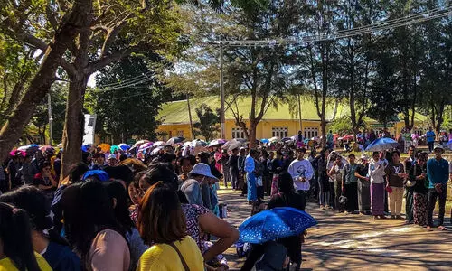 മ്യാൻമർ തെരഞ്ഞെടുപ്പിൽ സൈന്യത്തിന്റെ പിന്തുണയുള്ള പാർട്ടിക്ക് വൻ വിജയം; സൈനിക ആക്രമണത്തിൽ 170 പേർ കൊല്ലപ്പെട്ടുവെന്ന് യു.എൻ മ്യാൻമർ തെരഞ്ഞെടുപ്പിൽ സൈന്യത്തിന്റെ പിന്തുണയുള്ള പാർട്ടിക്ക് വൻ വിജയം; സൈനിക ആക്രമണത്തിൽ 170 പേർ കൊല്ലപ്പെട്ടുവെന്ന് യു.എൻ