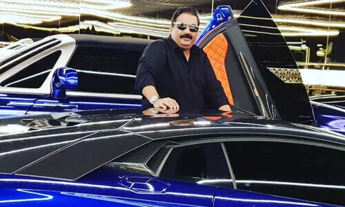 20 വർഷംകൊണ്ട് പടുത്തുയർത്തിയ ബിസിനസ് സാമ്രാജ്യം; ഒടുവിൽ ആദായനികുതി ഉദ്യോഗസ്ഥരെ സാക്ഷിയാക്കി സി.ജെ റോയിയുടെ ജീവനൊടുക്കൽ; ചോദ്യമുനയിൽ കേന്ദ്ര ഏജൻസിയും