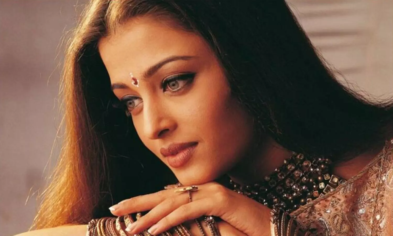 ഇന്ന് ഏറ്റവും കൂടുതൽ പ്രതിഫലം വാങ്ങുന്നവരിൽ ഒരാൾ; ഐശ്വര്യ റായിയുടെ ആദ്യ പ്രതിഫലം എത്രയെന്നറിയാം...