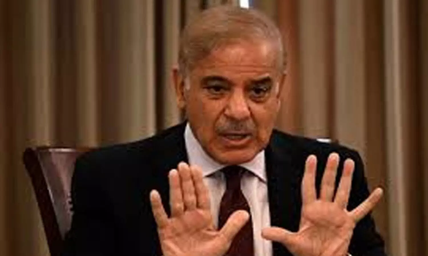 ലോകമെമ്പാടും കടം ചോദിച്ചു നടക്കുന്നതിൽ ലജ്ജിക്കുന്നുവെന്ന് പാക്ക് പ്രധാനമന്ത്രി