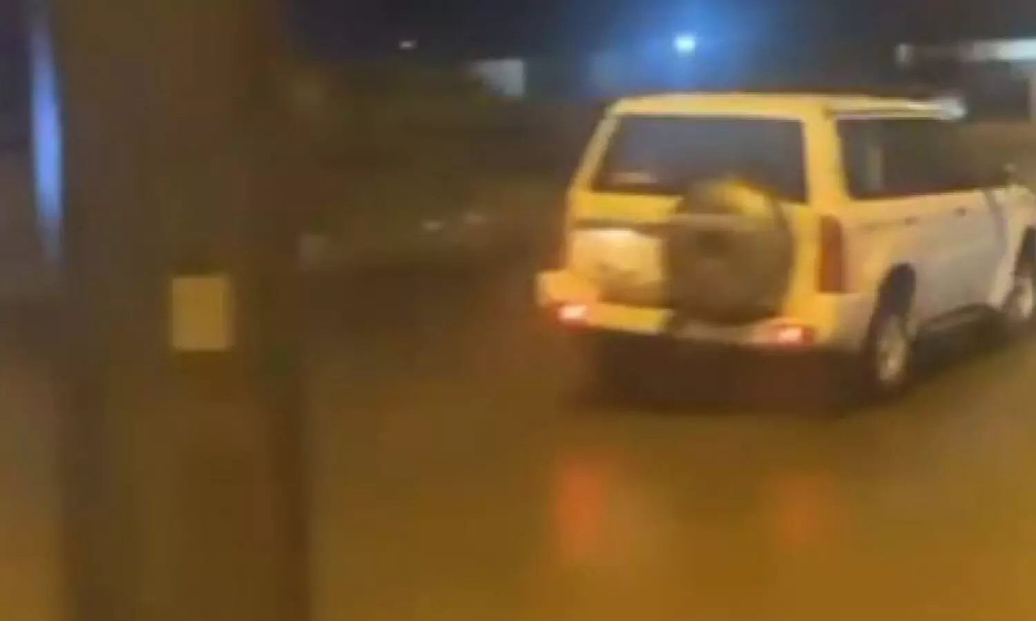 മ​ഴ​യ​ത്ത്​ റോ​ഡി​ൽ അ​ഭ്യാ​സം ഷാ​ർ​ജ​യി​ൽ എ​ട്ട്​ വാ​ഹ​ന​ങ്ങ​ൾ പി​ടി​യി​ൽ