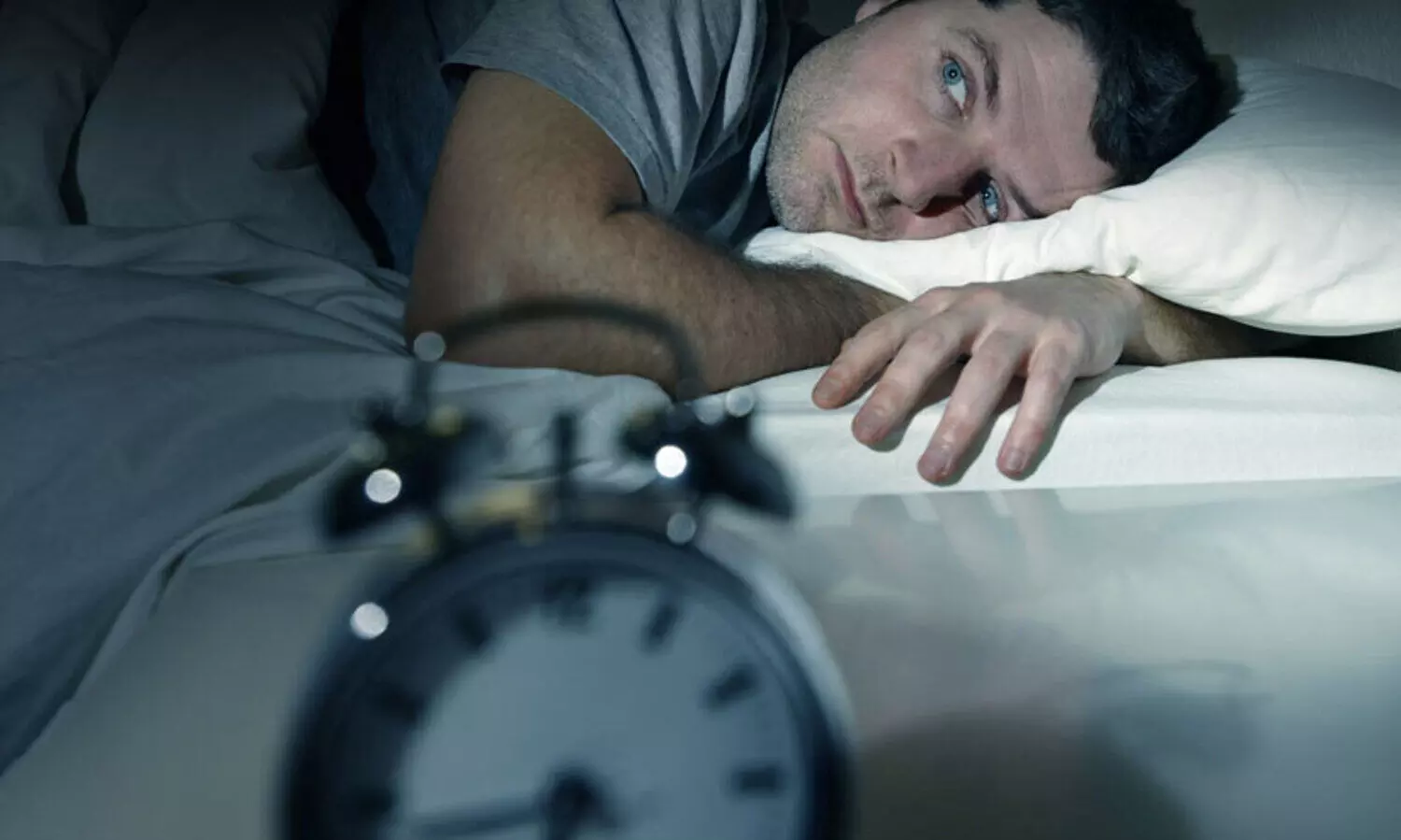 രാത്രിയിൽ മാത്രം നിങ്ങൾക്ക് ശരീര വേദന ഉണ്ടാകാറുണ്ടോ? എന്താണ് ഇതിന് പിന്നിലെ കാരണം?