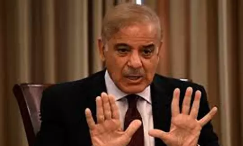 ലോകമെമ്പാടും കടം ചോദിച്ചു നടക്കുന്നതിൽ ലജ്ജിക്കുന്നുവെന്ന് പാക്ക് പ്രധാനമന്ത്രി