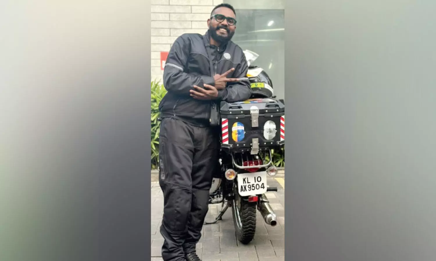 ഉലകം ചുറ്റും സിനിമ കൊട്ടക