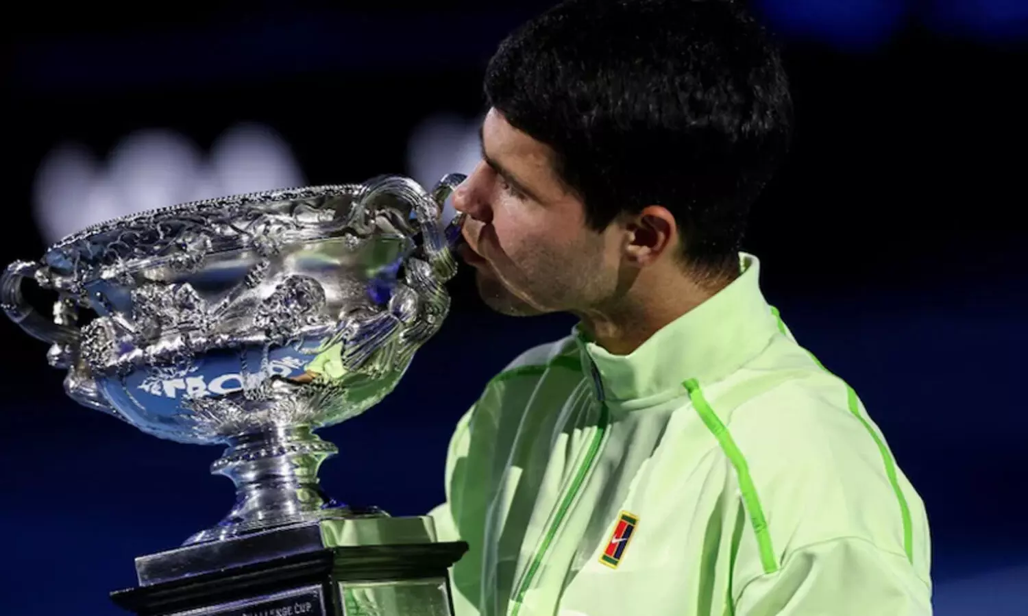 25ാം കിരീടത്തിനരികിൽ വീണ്ടും വീണ് ദ്യോകോവിച്; ആസ്ട്രേലിയൻ ഓപണിൽ മുത്തമിട്ട് അൽകാരസ്