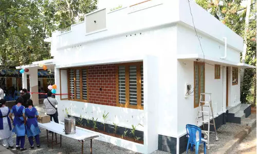 മിഥുന്റെ കുടുംബത്തിന് നിർമിച്ചുനൽകിയ വീട് കൈമാറി മിഥുന്റെ കുടുംബത്തിന് നിർമിച്ചുനൽകിയ വീട് കൈമാറി