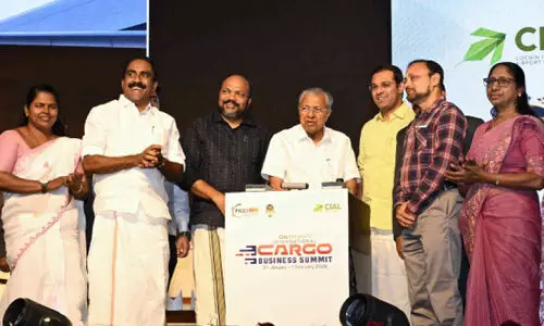 കൊ​ച്ചി വി​മാ​ന​ത്താ​വ​ള​ത്തെ മ​ൾ​ട്ടി​മോ​ഡ​ൽ കാ​ർ​ഗോ ശൃം​ഖ​ല കേ​​ന്ദ്ര​മാ​ക്കും -മു​ഖ്യ​മ​ന്ത്രി