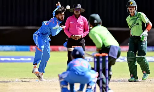 അണ്ടർ 19 ലോകകപ്പ്: പാകിസ്താനെ തോൽപിച്ച് ഇന്ത്യ സെമിയിൽ അണ്ടർ 19 ലോകകപ്പ്: പാകിസ്താനെ തോൽപിച്ച് ഇന്ത്യ സെമിയിൽ