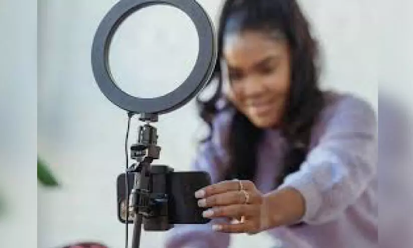 സ​മൂ​ഹ​മാ​ധ്യ​മ​ങ്ങ​ളി​ൽ പ​ര​സ്യം ന​ൽ​കാ​ൻ അ​നു​മ​തി; നി​യ​മം പ്രാ​ബ​ല്യ​ത്തി​ൽ