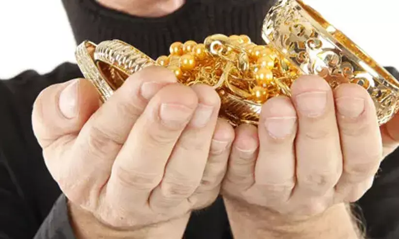 ബാരാമതിയിൽ അജിത് പവാറിന്‍റെ സംസ്കാര ചടങ്ങിനെത്തിയവരുടെ 30 ലക്ഷത്തോളം വരുന്ന ആഭരണങ്ങൾ മോഷണം പോയി