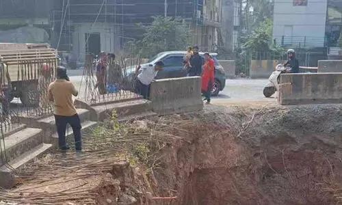 അപകടം പതിയിരിക്കുന്നു; മുന്നറിയിപ്പ് ബോർഡുകളില്ലാതെ ദേശീയപാത അപകടം പതിയിരിക്കുന്നു; മുന്നറിയിപ്പ് ബോർഡുകളില്ലാതെ ദേശീയപാത