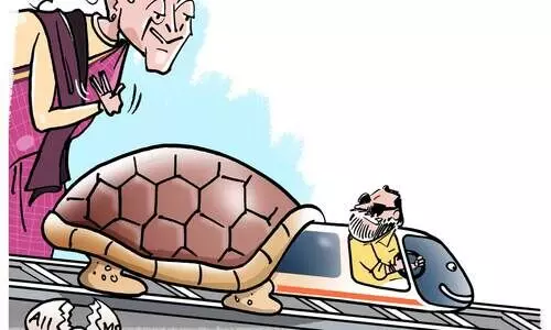 പതിയെ പോണേ (മറ്റേ) മോനെ.. പതിയെ പോണേ (മറ്റേ) മോനെ..