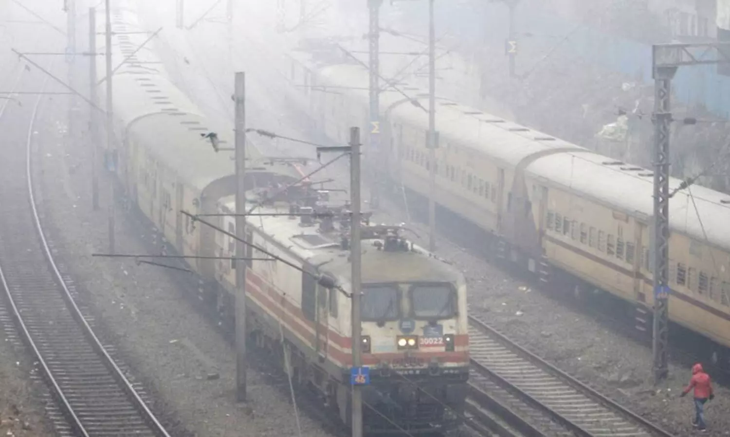 ട്രെയിൻ രണ്ടു മണിക്കൂർ വൈകി, പ്രവേശന പരീക്ഷ എഴുതാനായില്ല, വിദ്യാർഥിനിക്ക് റെയിൽവേ 9 ലക്ഷം നഷ്ടപരിഹാരം നൽകണം