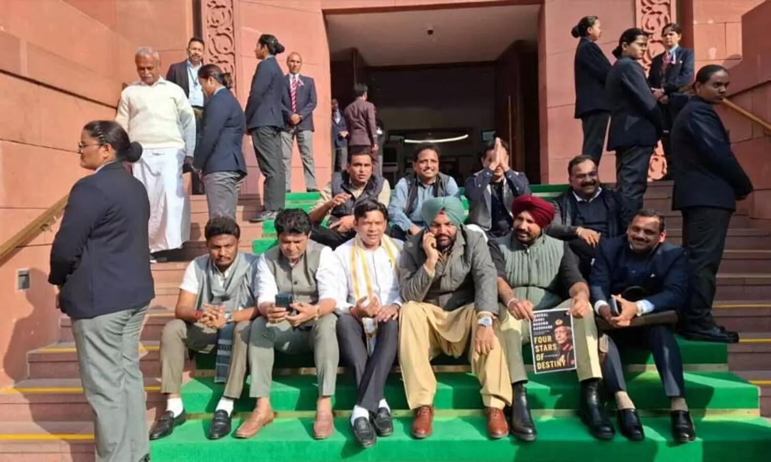 ഹൈബി ഈഡനും ഡീൻ കുര്യാക്കോസും ഉൾ​പ്പടെ   എട്ട് പ്രതിപക്ഷ എം.പിമാർക്ക്   സസ്​പെൻഷൻ