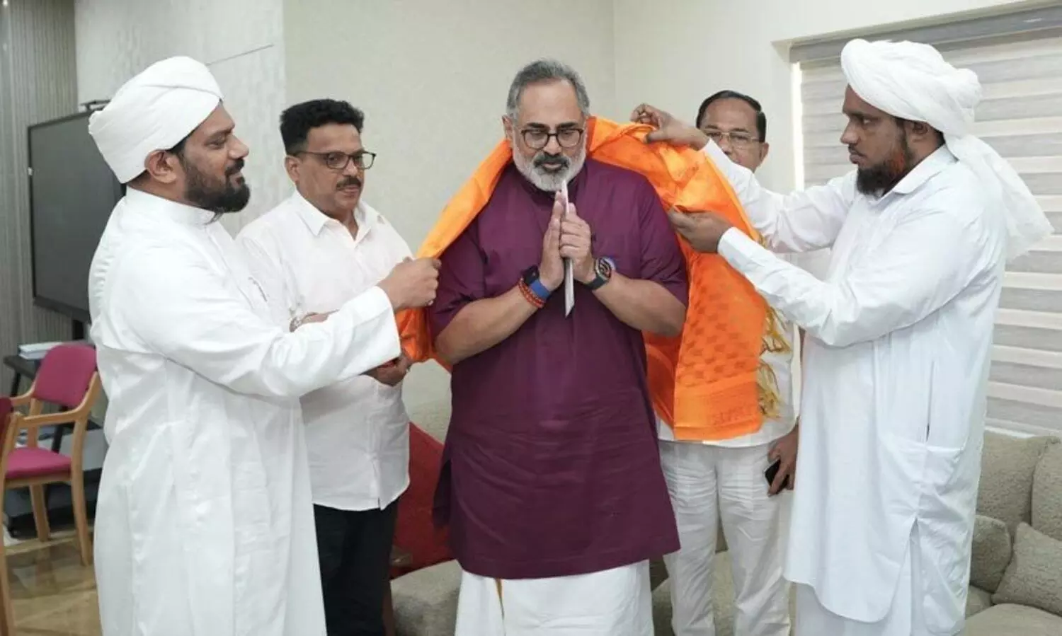 ​പ്രധാനമന്ത്രി മോദിക്ക് പ്രശംസയുമായി സാവിയത്തു സൂഫിയ പ്രതിനിധികൾ ബി.ജെ.പി ആസ്ഥാനത്ത്; രാജീവ് ചന്ദ്രശേഖറുമായി കൂടിക്കാഴ്ച നടത്തി